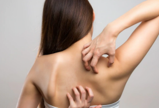 감각이상성 등통증 : 견갑골 아래 지속적인 가려움증 1